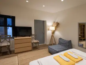 Pylosea Luxury Lodge