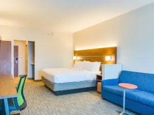 Holiday Inn Express & Suites Russellville