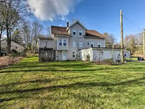 Spacious Watertown Apt ~ 4 Mi to State Park
