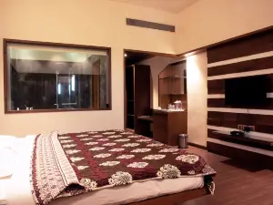 Hotel Crescent Resorts and Club