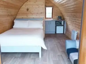 Wheelhousepods Glamping
