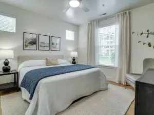 Sleek Vineyard Condo w/ Access to Community Pools