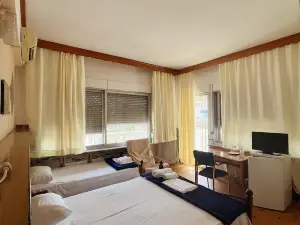 Hotel Holiday
