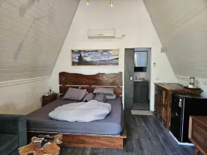 Khethech House