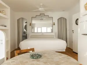 Il Delfino Seaside Inn