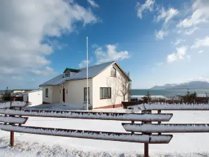 Experience Beautiful Iceland. Up to 10 people