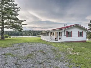 Waterfront Dunlap Cottage: Large Yard + Views