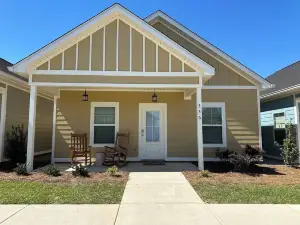 336 Riverstone Way--- Charming 2-bedroom cottage with Amazing Amenities!!