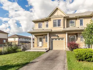 Luxury 3Br 2BA Townhome with Private Hot Tub, Gym, BBQ by Globalstay