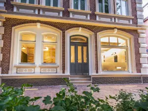 บวร์กโฮเทล ลีเงิน