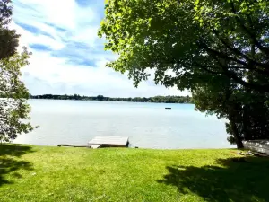 Family Cottage on the Lake