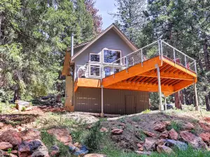 Rustic Retreat w/ Deck: Steps from Lake Almanor!