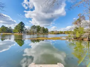 Alabama Lakefront Getaway w/ Kayaks & Patio