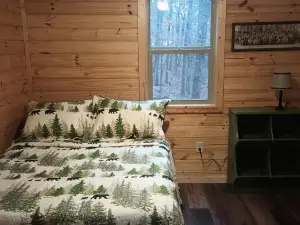 Sugar Pine CabinsHummingbird Cabin