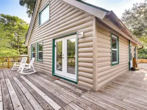 Multi-Level Bonneau Cabin: Walk to Lake!