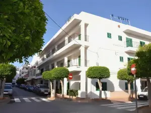 伊比沙日落青年旅館