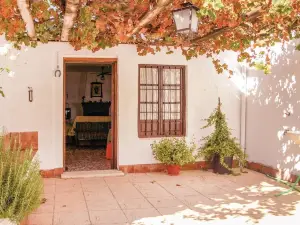 Beautiful Home in Castil de Campos with Wifi and 5 Bedrooms