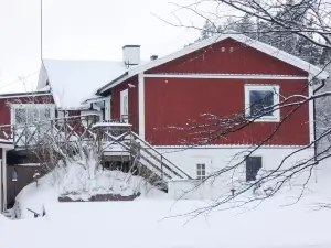 Amazing Home in Tranås with 6 Bedrooms, Jacuzzi and Wifi
