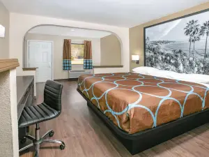 Super 8 by Wyndham Moss Point