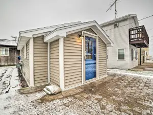 Houghton Lake Vacation Rental - Walk to Water!