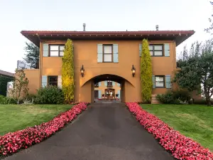 Black Walnut Inn & Vineyard