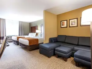Comfort Suites Johnson Creek Conference Center