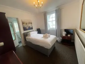 Central Hotel