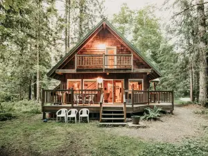 Baker Rim Cabin 32 - A Cute, Private, 2-Story Family Cabin
