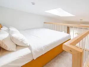 Modern Loft Apartment w/Free Parking No.3