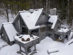 Spectacular Mountain Views, 6 Bedroom, 4 Bath with Fireplace, Hot Tub & Elevator