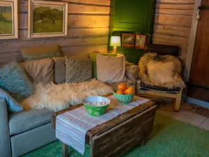 Cozy Cabin Retreat in Scenic Valley, E6 south of Trondheim