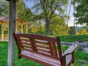 Beautiful driftless area home next to snowmobile trail!