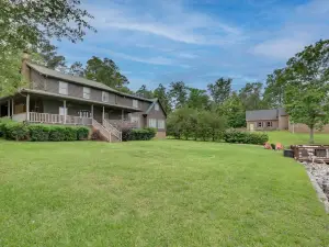 Lakefront Paradise with Private Deck and Kayaks!