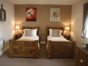 The Woodman Inn