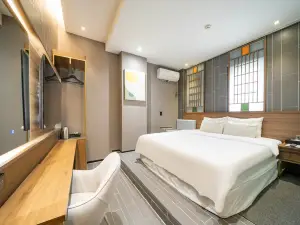 Almond Hotel Busan Station