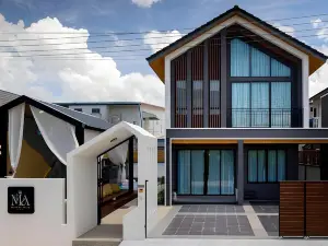 Queen Ma Pool villa