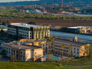 Courtyard Santa Clarita Valencia