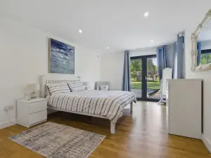 Countryside Annex- Sleeps 2, Free Parking & Garden