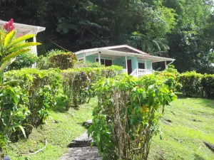 Chez Ophelia Cottage Apartments