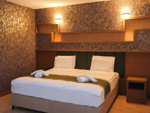 MONTELLA HOTEL