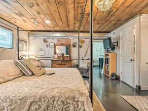 Bemus Point Vintage Suite with Soaking Tub and Kitchen