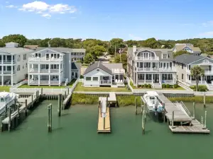 ครีก วอทช์ บ้าน 4 ห้องนอน โดย RedAwning