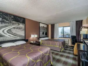 Super 8 by Wyndham Campbellsville KY