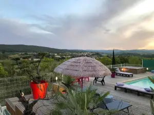 Havre de Paix, Vue Pano, Terrasse, Piscine, Nature.