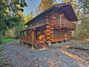 Riverfront Gold Bar Log Cabin Near Stevens Pass!