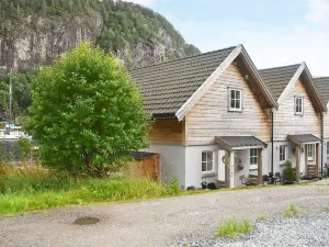Seaside Serenity in Leirvik-By Traum
