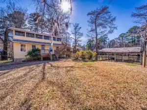2 story Waterfront home on Big Cypress Bayou Caddo Lake