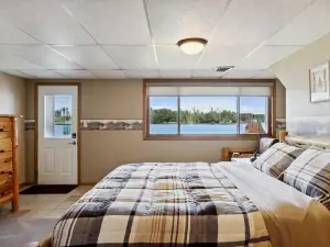 ★ Horseshoe Haven ★  Lake Home with Stunning Views★