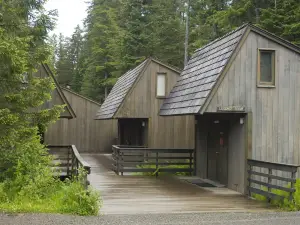 Glacier Bay Lodge