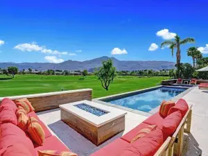 Legends by AvantStay Stunning Golf Villa Featuring Spa Pool Fire-Pit